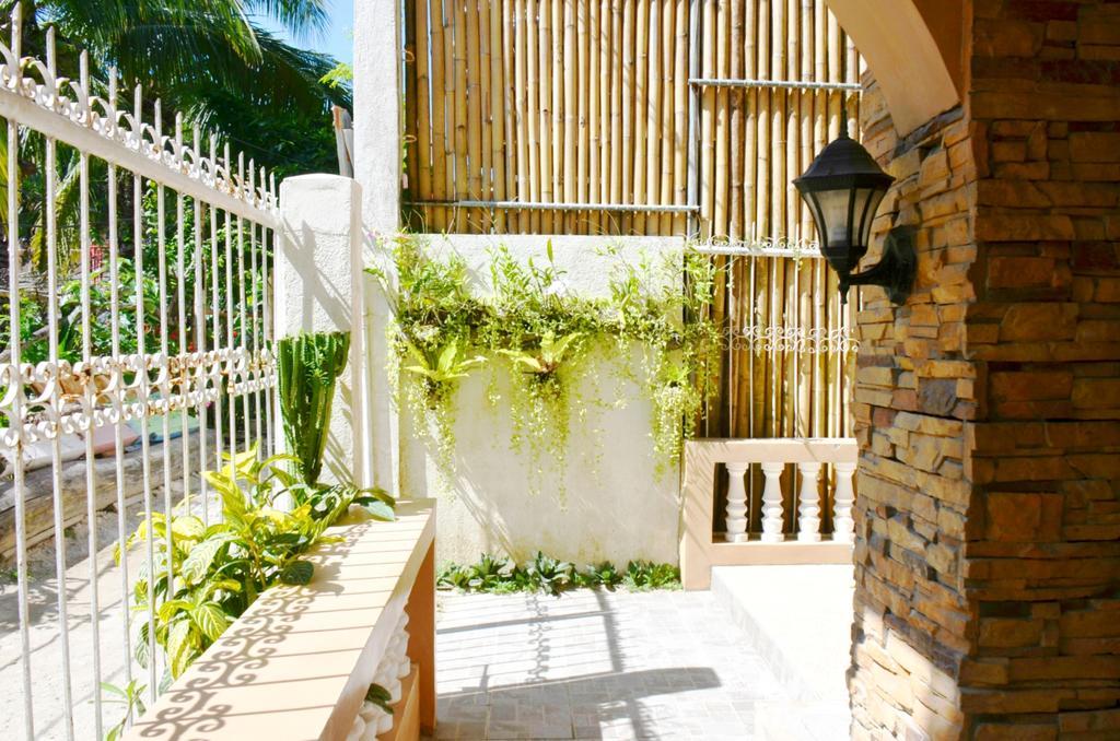 Casa D' Estrella Apartelle Balabag  Exterior foto