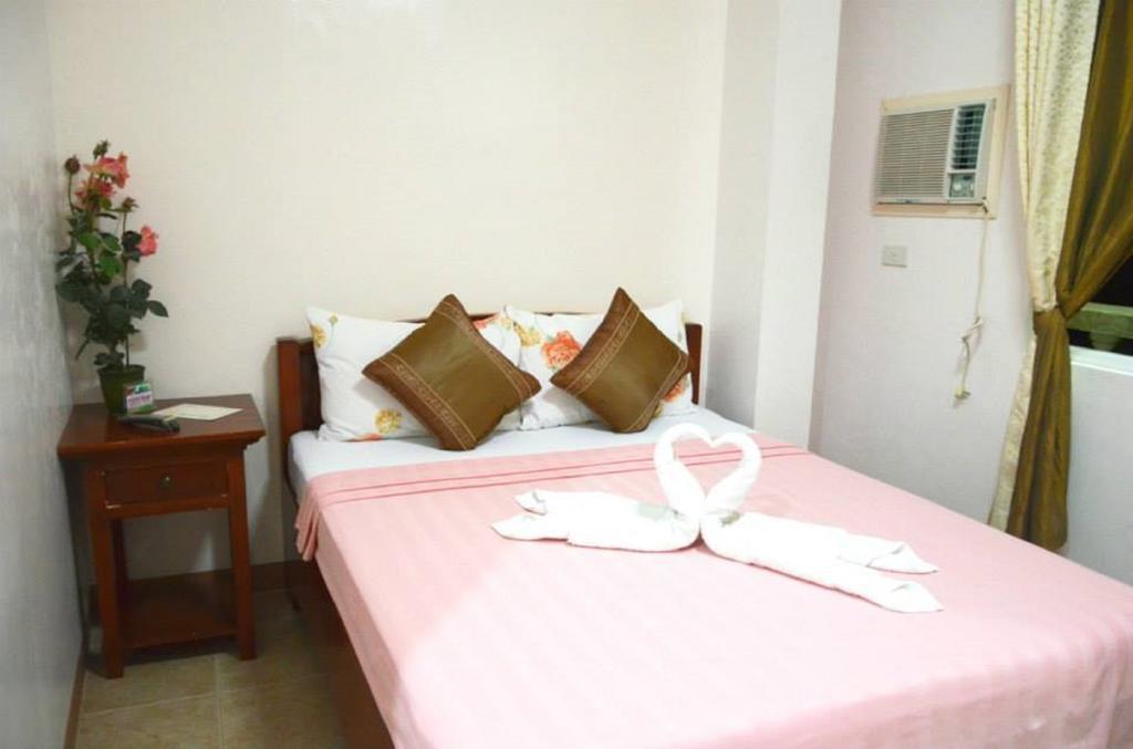 Casa D' Estrella Apartelle Balabag  Habitación foto