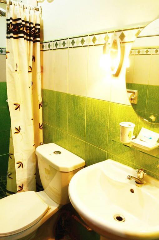 Casa D' Estrella Apartelle Balabag  Habitación foto